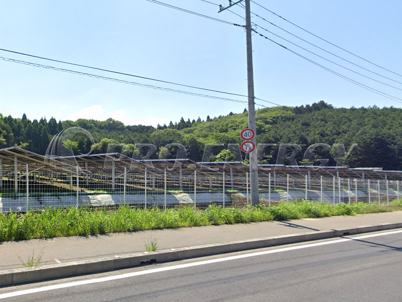 Welded wire mesh enclosures for power facilities